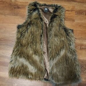 ☆☆♡♡ RU Apparel faux fur vest Lined large